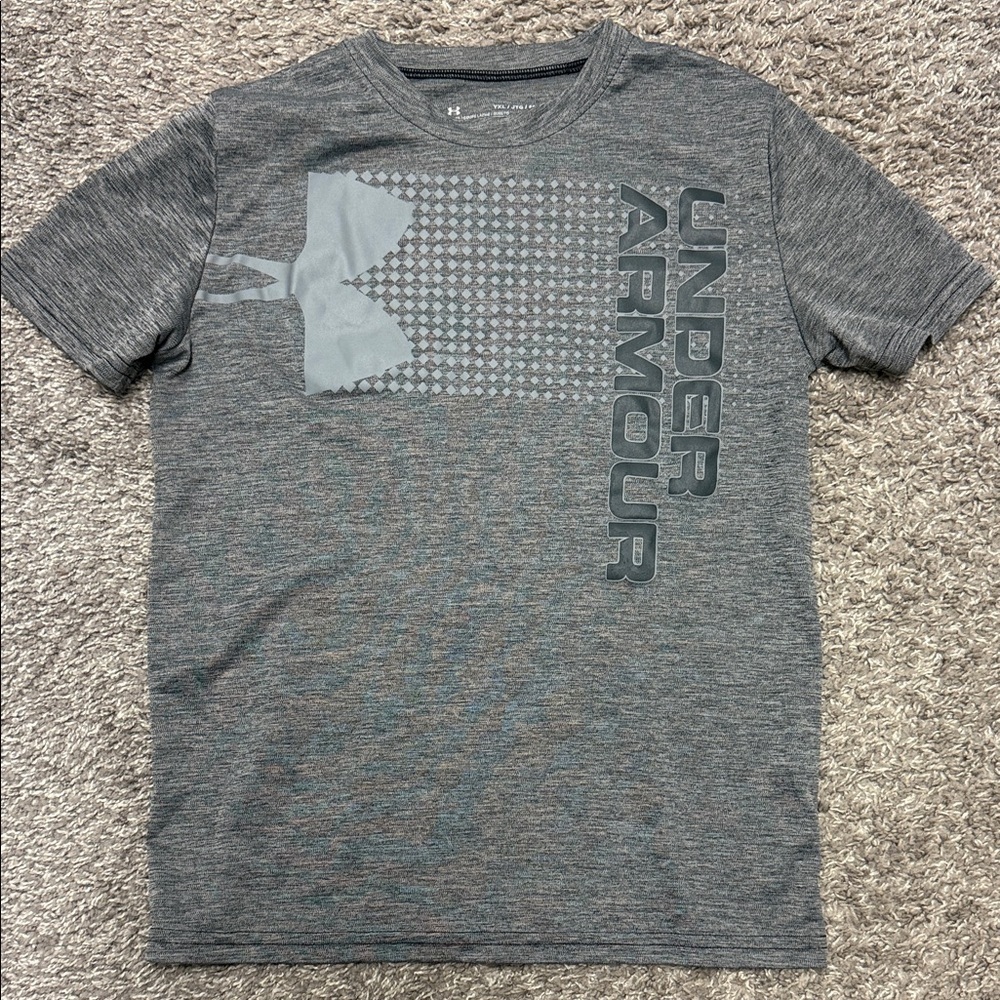 NWOT Youth Under Armour Short Sleeve Shirt, Size YXL (black/grey)